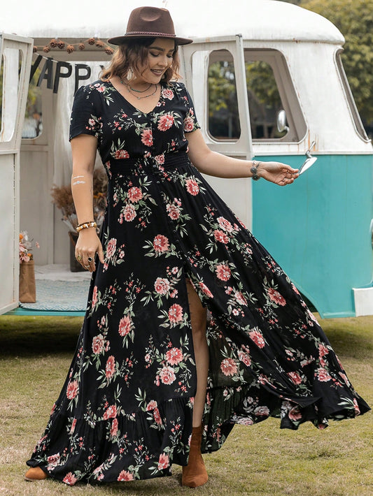 Elegant Floral Plus Size Maxi Dress in Bohemian Style - Perfect for Any Occasion