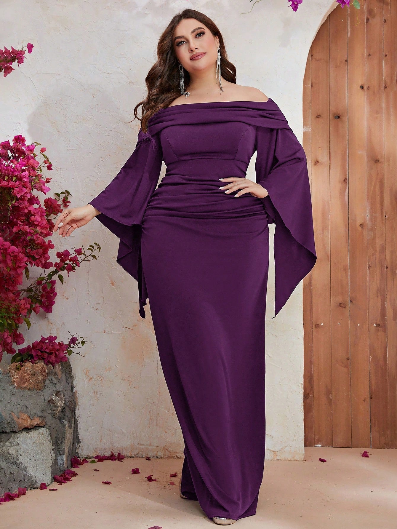 Stunning Off-Shoulder Full-Length Plus Size Dress with Flared Sleeves and Ruched Detail - Alluring and Sophisticated Evening Wear