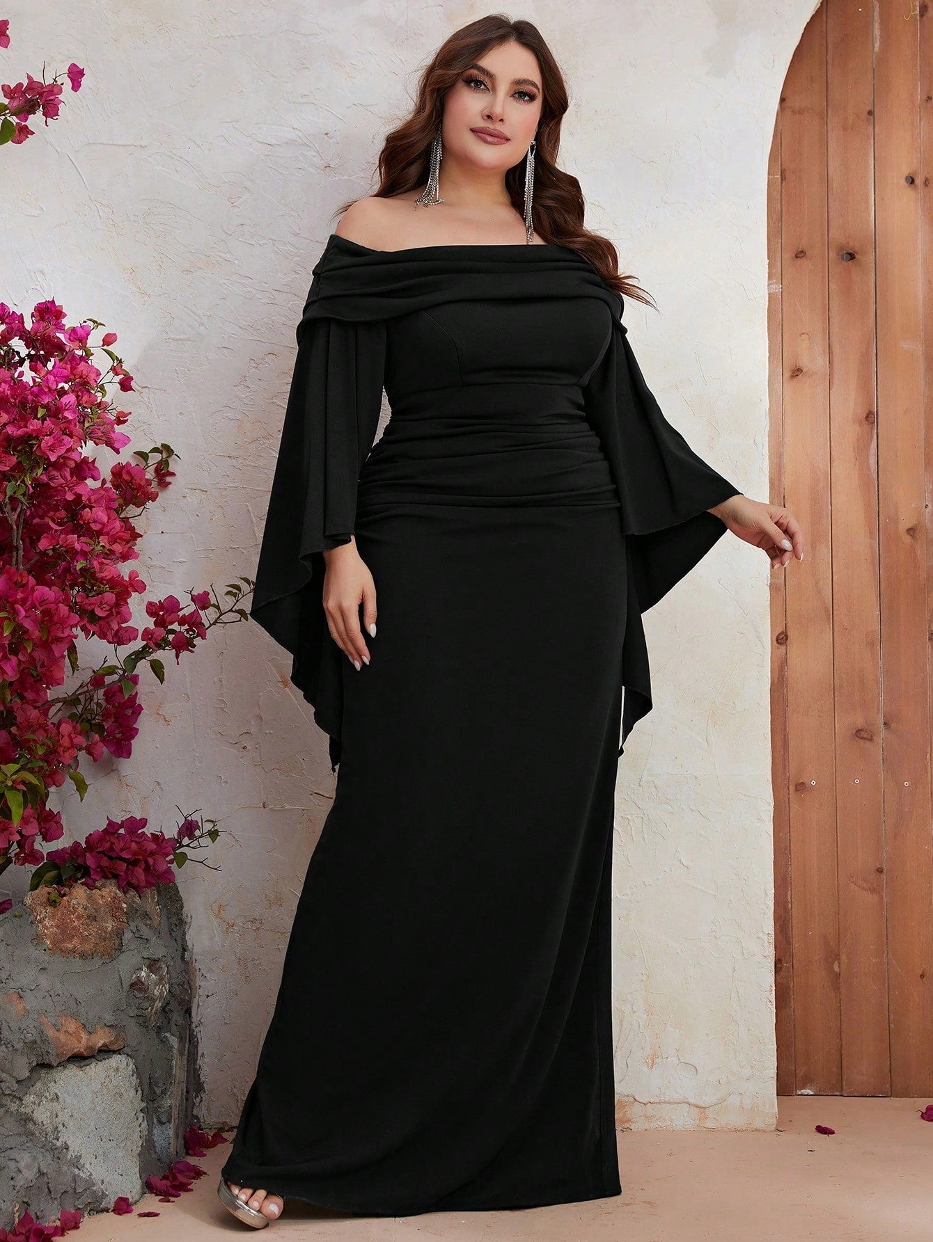 Stunning Off-Shoulder Full-Length Plus Size Dress with Flared Sleeves and Ruched Detail - Alluring and Sophisticated Evening Wear
