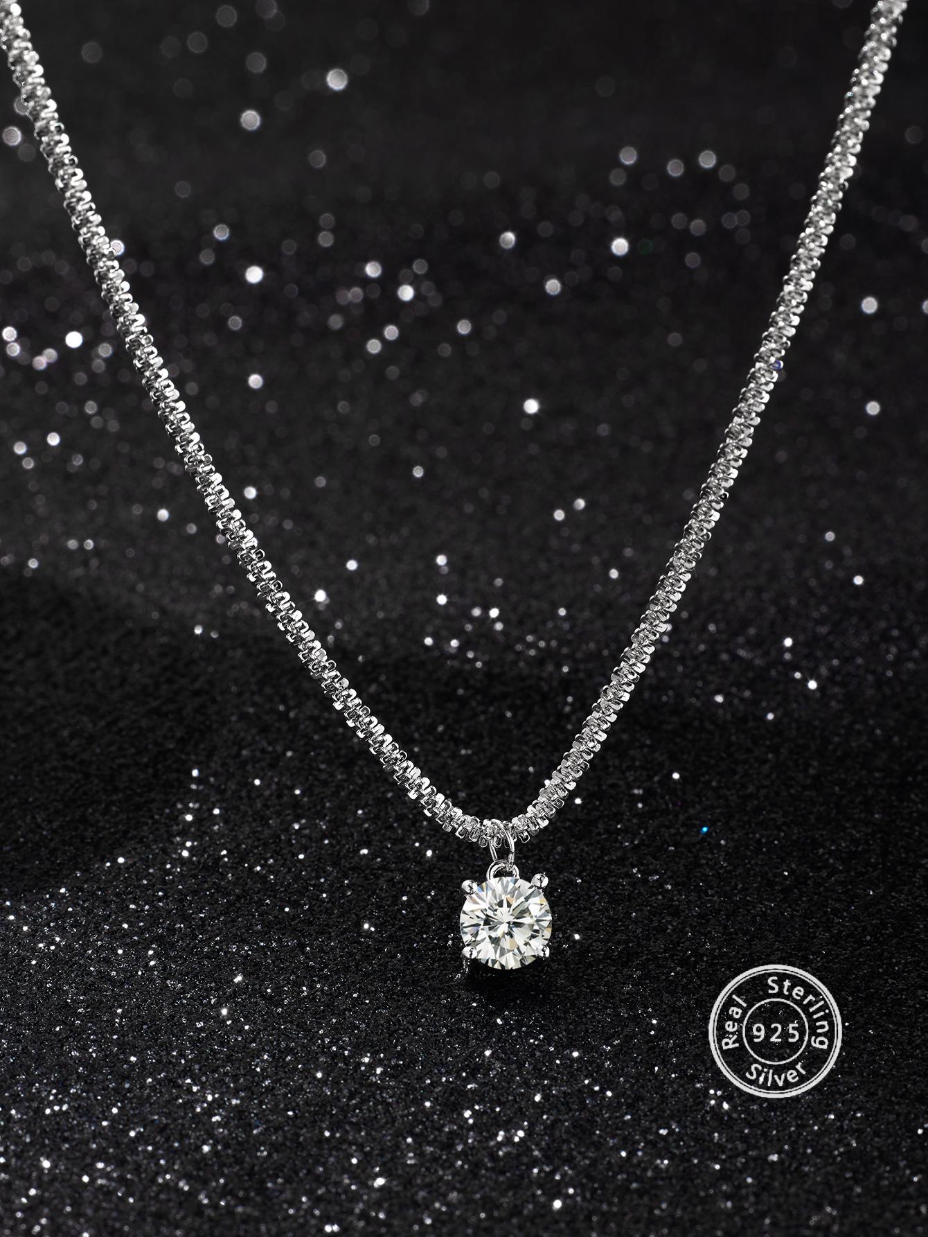 Glamorous Silver Cubic Zirconia Pendant Necklace: An Elegant Decoration for Women