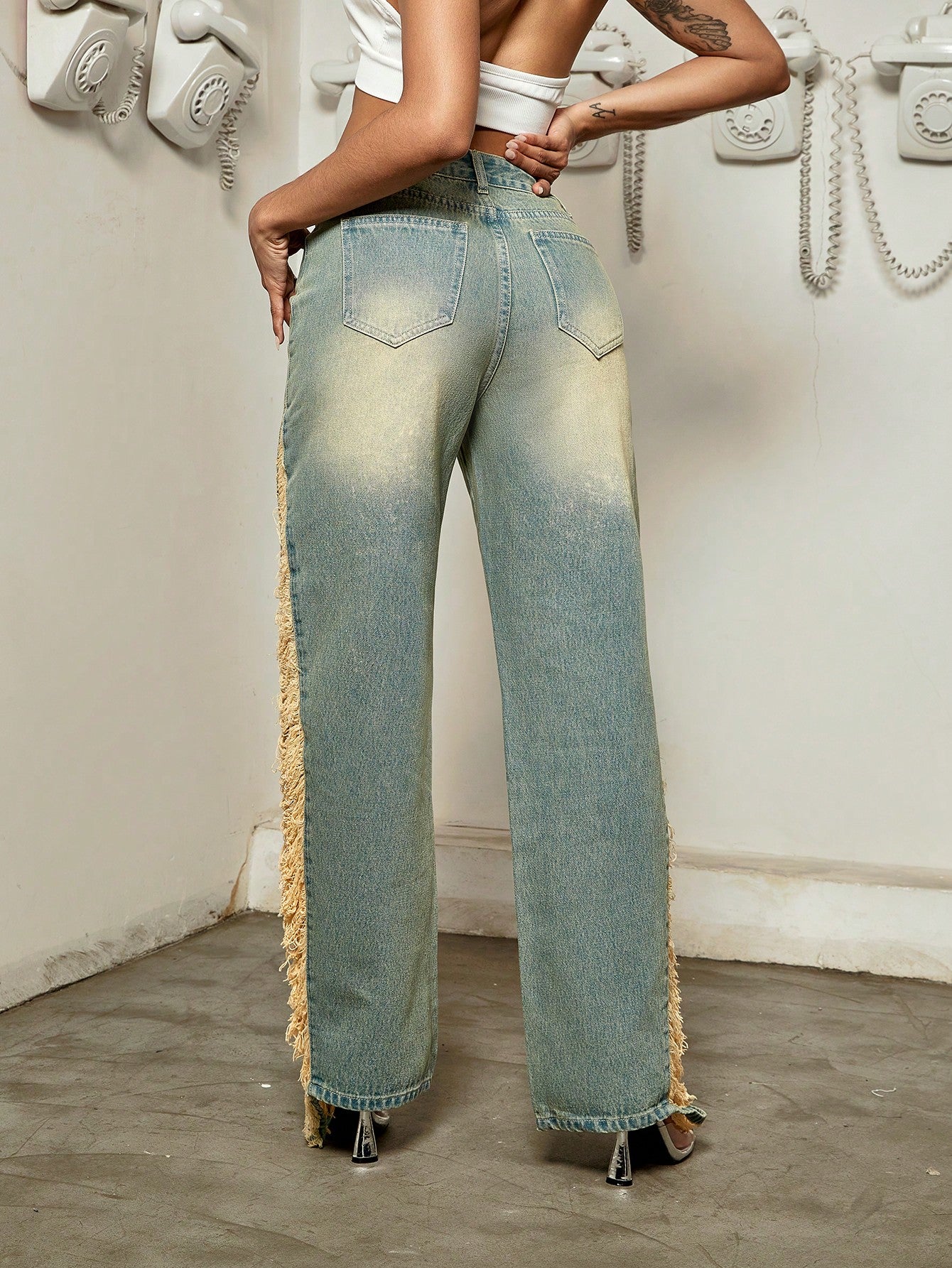 Vintage Slant Pocket Ripped Straight Leg Jeans: Timeless Style Meets Distinctive Edge