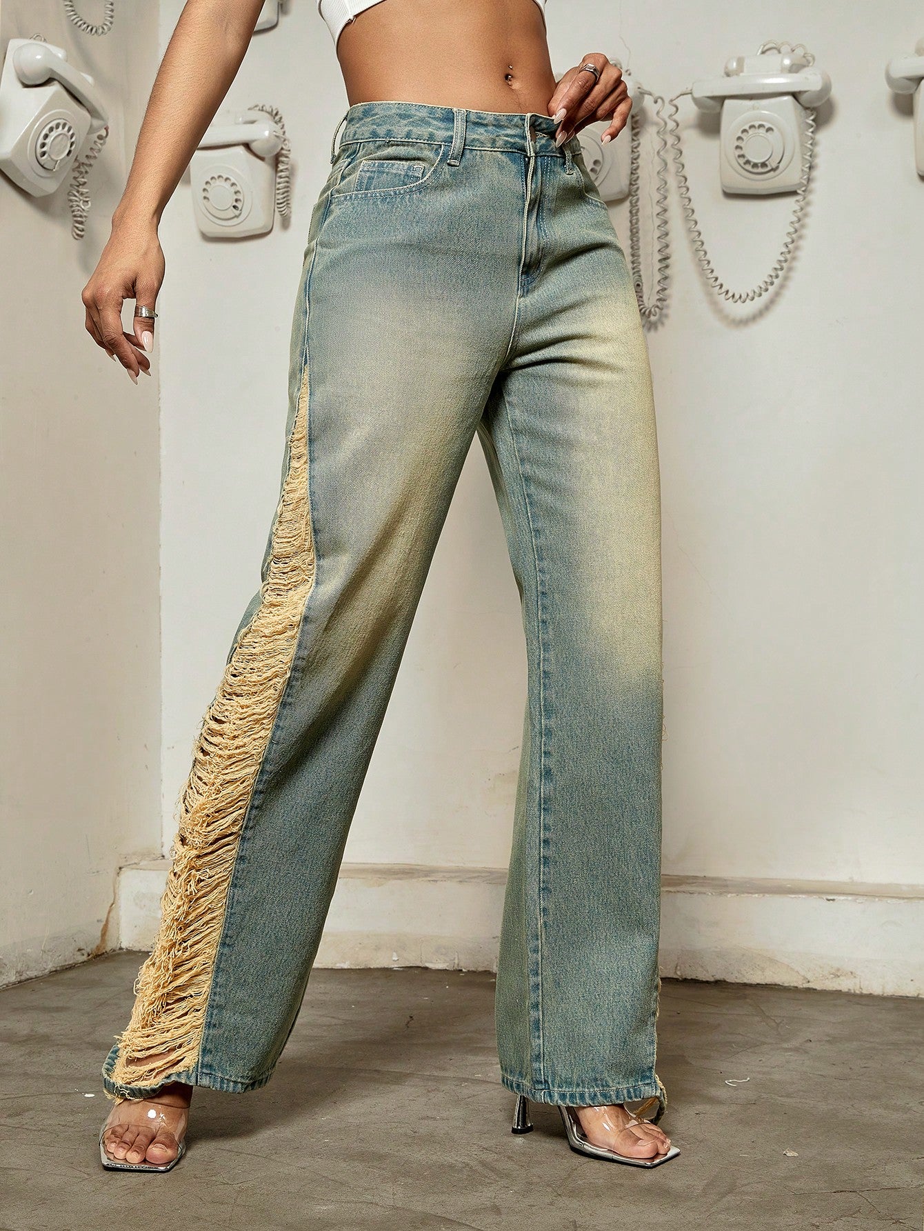 Vintage Slant Pocket Ripped Straight Leg Jeans: Timeless Style Meets Distinctive Edge
