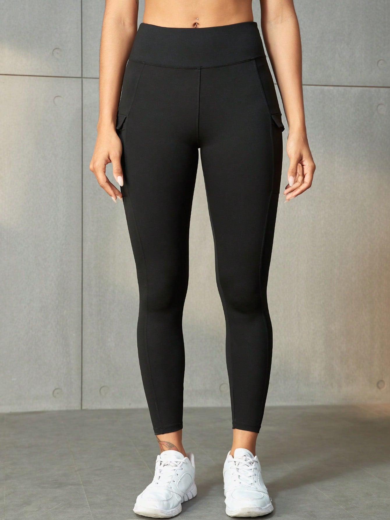 Stylish Solid Stretch Leggings with Phone Pocket: Game-Changing Gear for Running, Yoga, and Sports