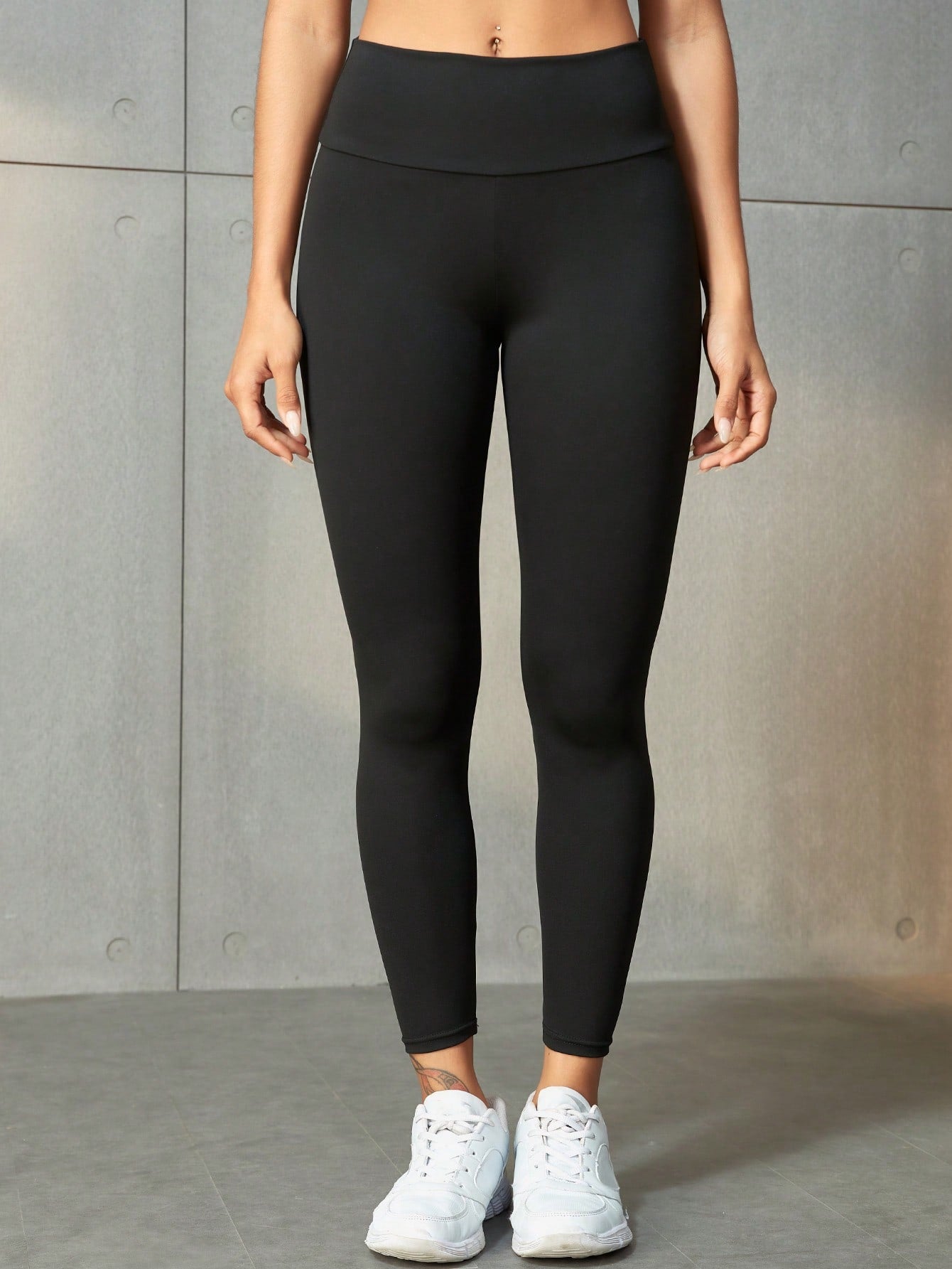 Stylish Butterfly Knot Back Leggings for Fashionable Workout Enthusiasts