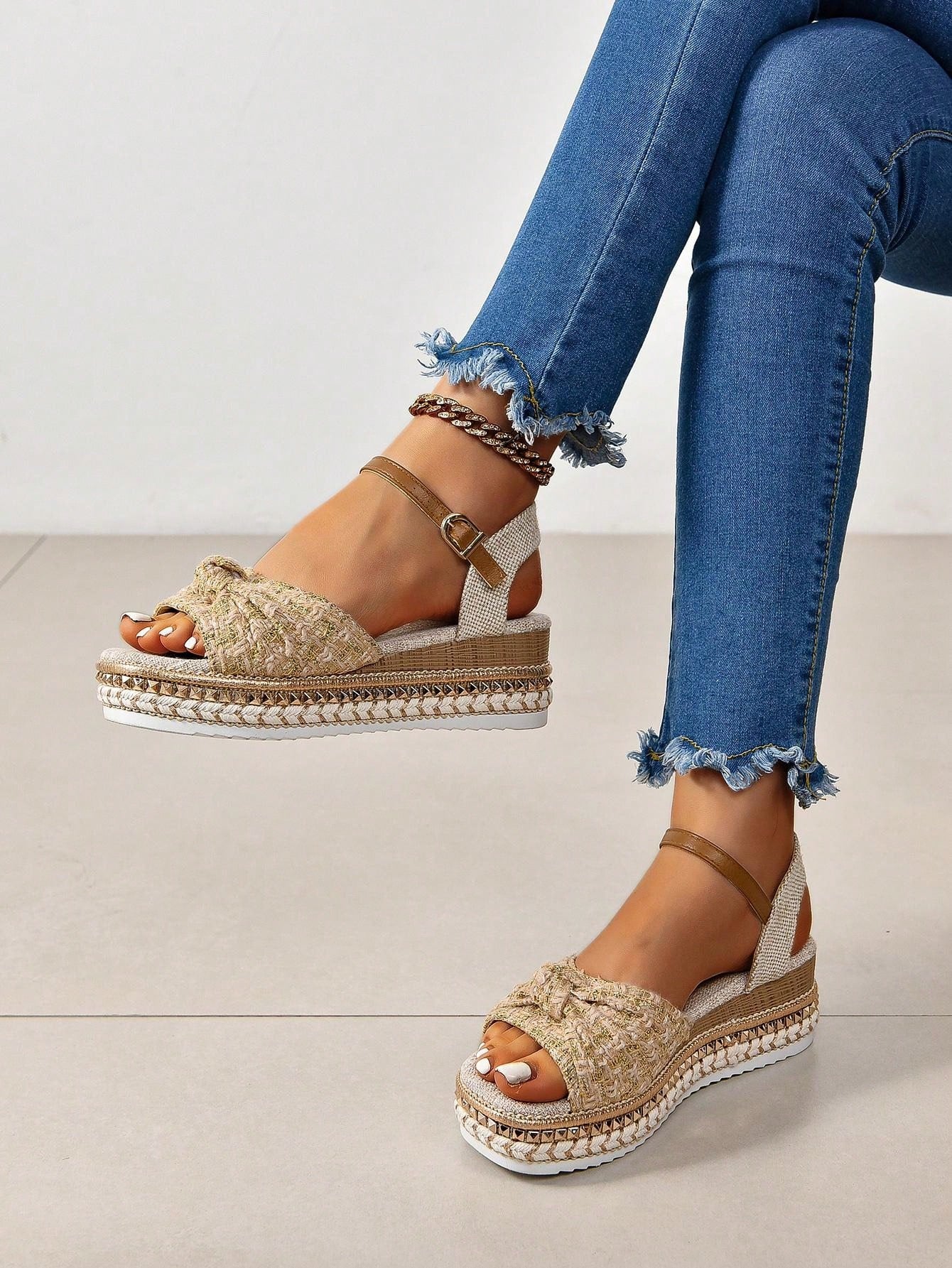 Fashionable Platform Knot Sandals, Stud and Rope Detail: Chic and Comfortable Fit