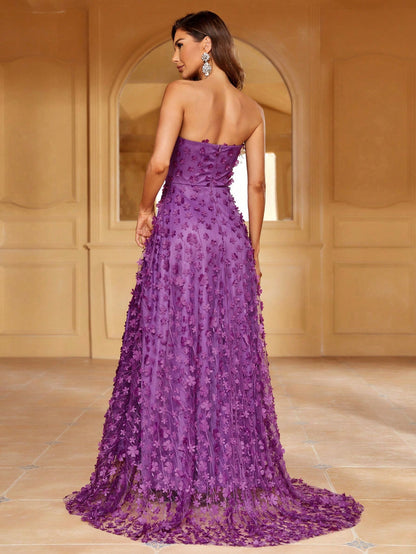 Sophisticated Strapless Sweetheart Neckline Gown with Thigh-High Split - Fit and Flare Silhouette