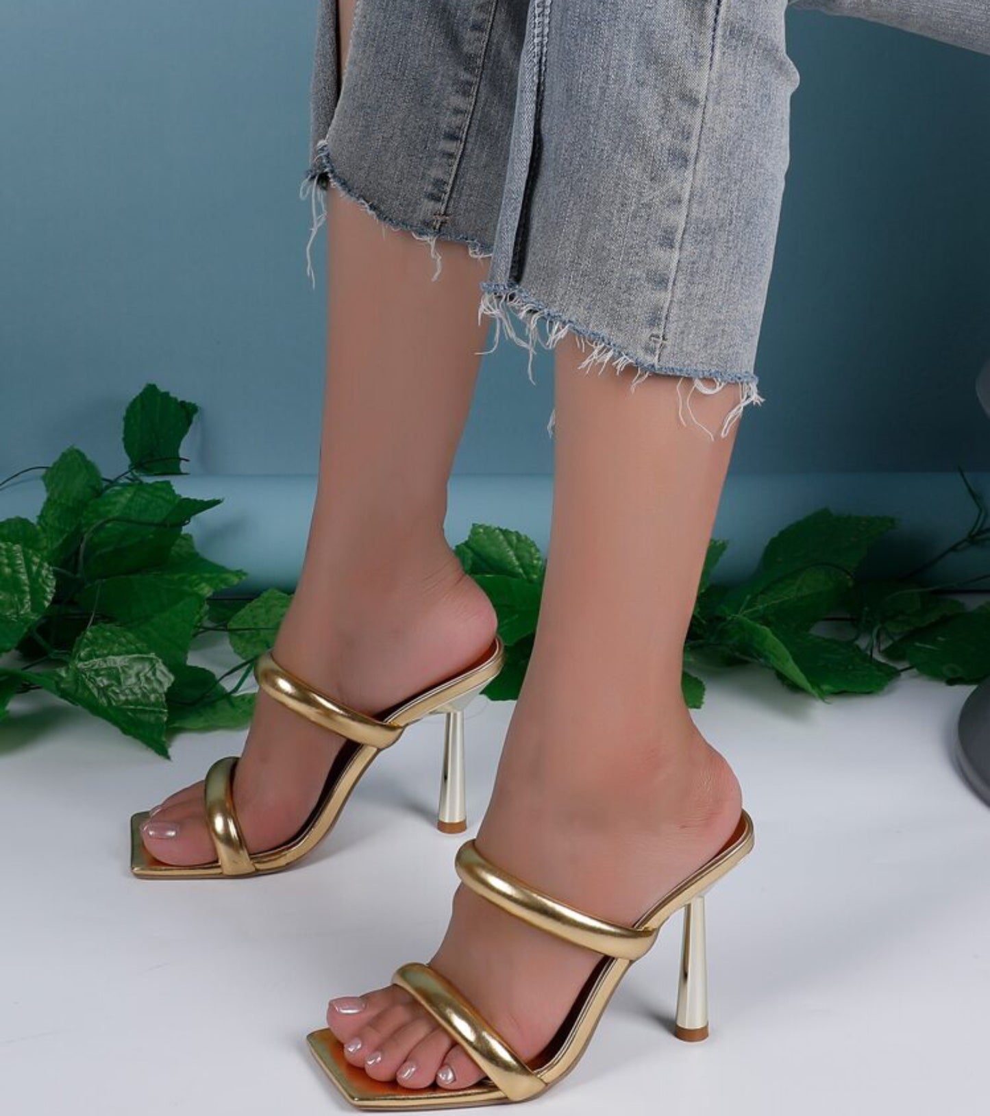 Glamorous Strappy High Heel Sandals: Elevate Your Style with Fashionable Footwear