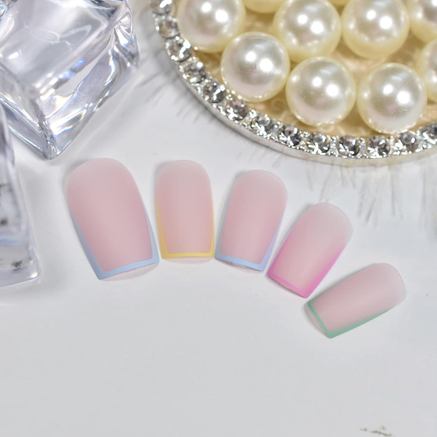 Fashionable Square Round Medium Length 24 Pcs Press-On Nail Kit with Stylish Patterns