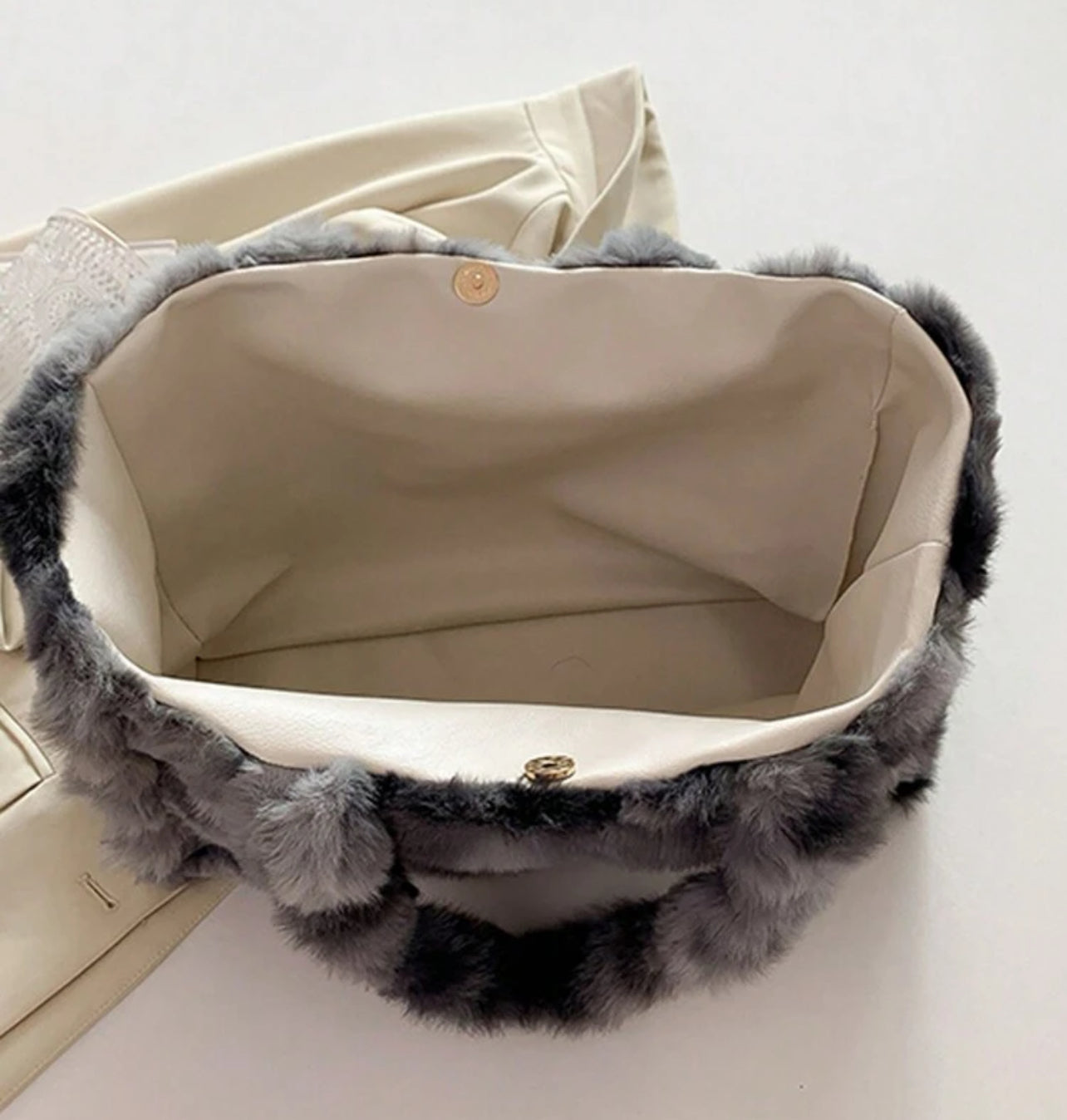 Cozy Chic: Soft Plush Minimalist Fluffy Tote Bag