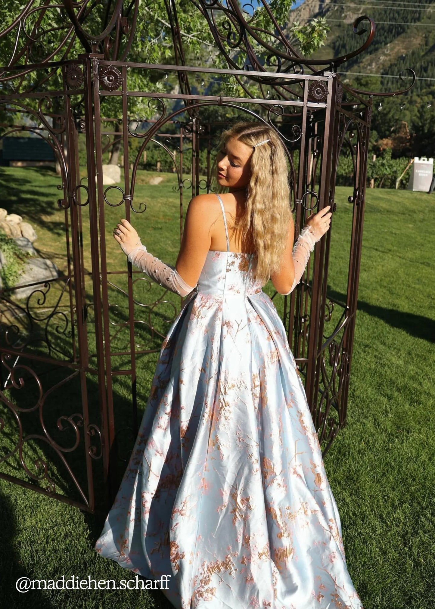 Stunning Arabella Dress Sizes 00-34 - Free Shipping