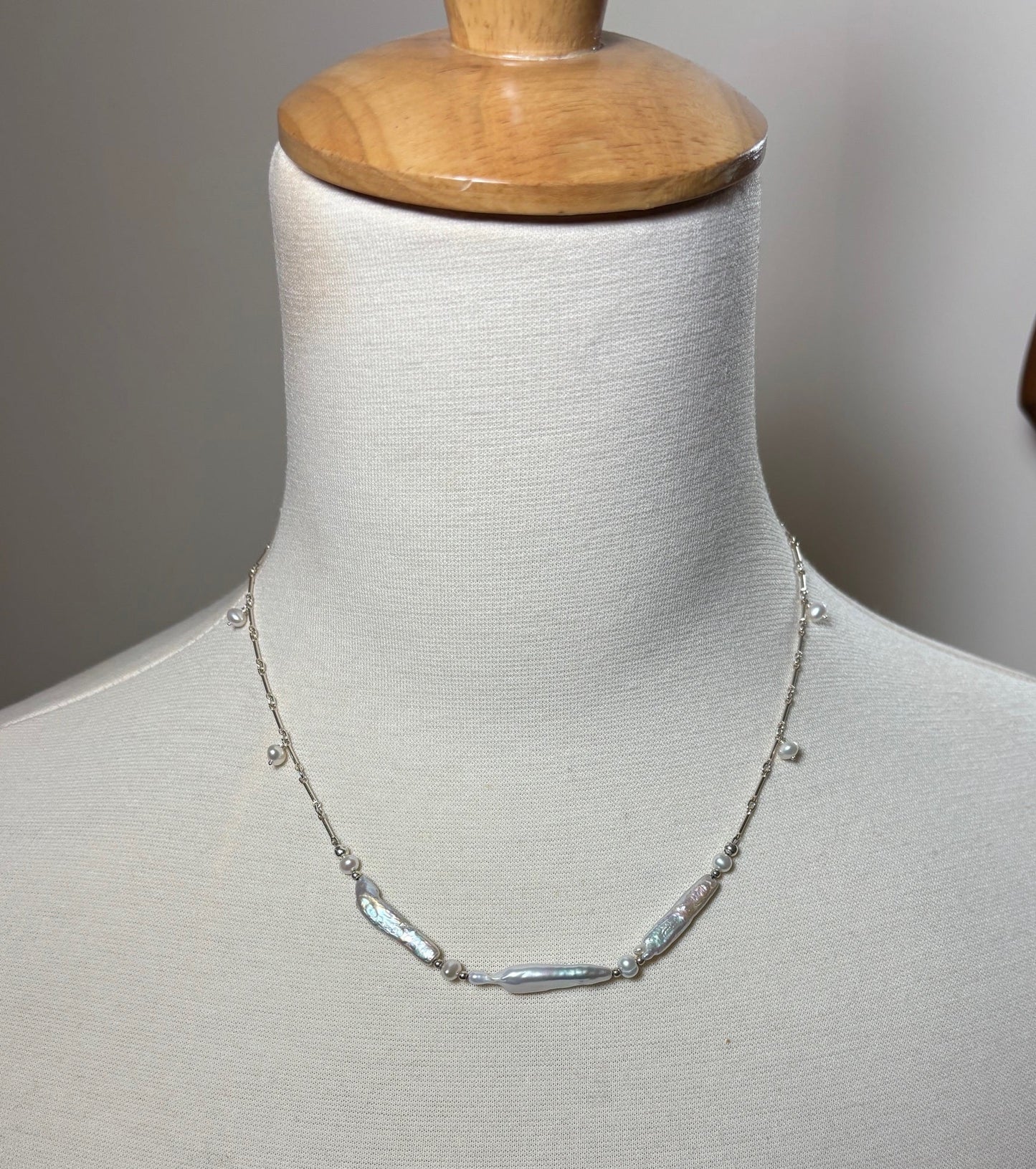 Stylish Triad Pearl Necklace - Free Shipping