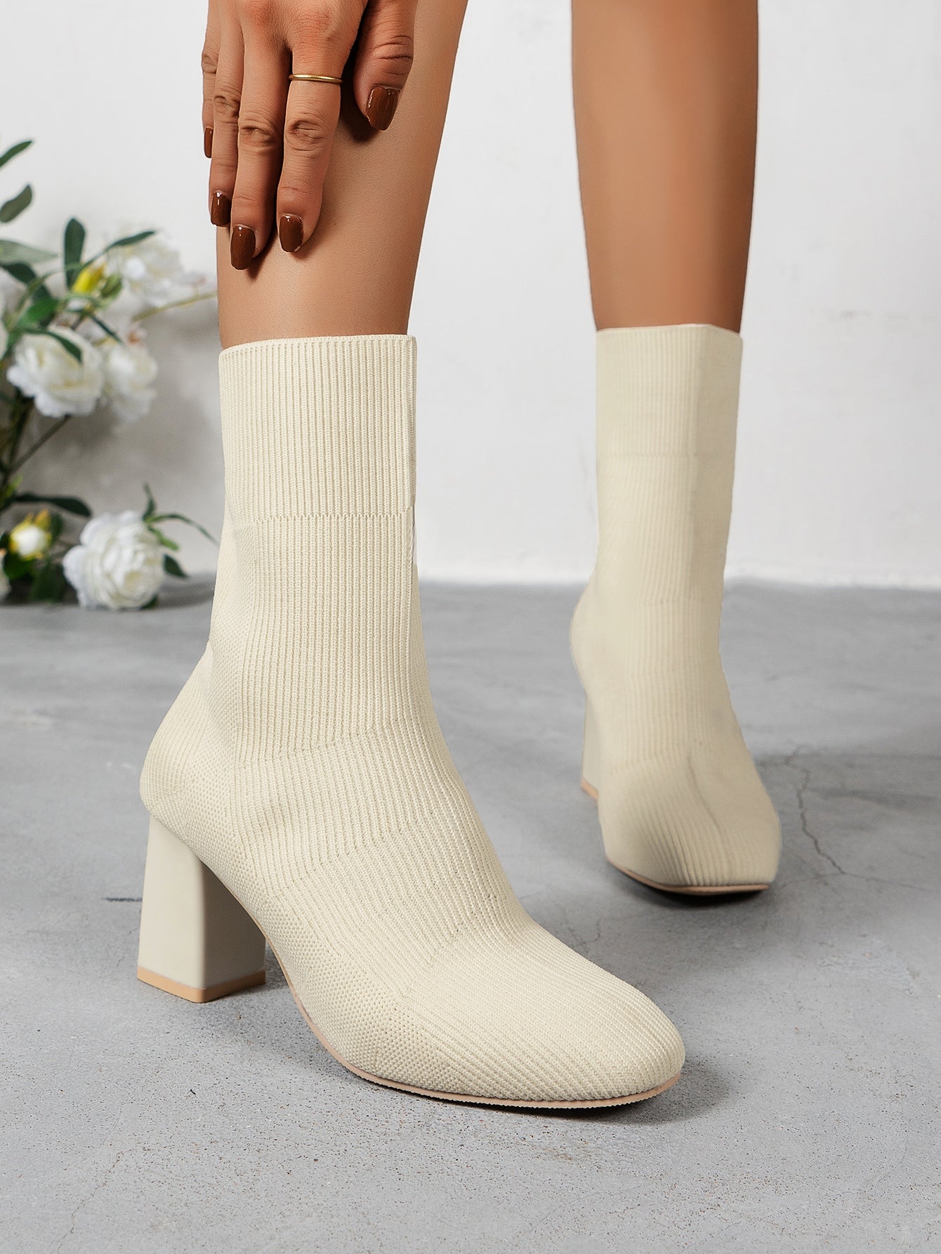 Women's Elegant & Fashionable Toe Boots In Beige With Chunky High Heels And Knitted Design