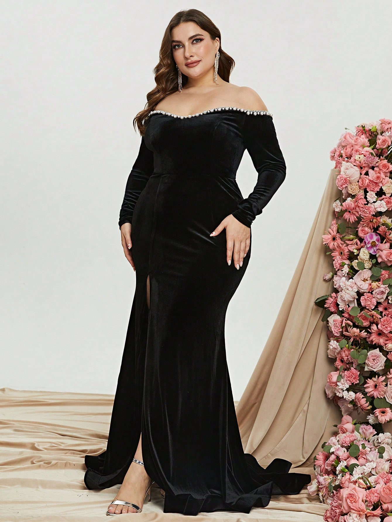 Opulent Elegance: Plus Size Off-Shoulder Split-Thigh Velvet Formal Dress