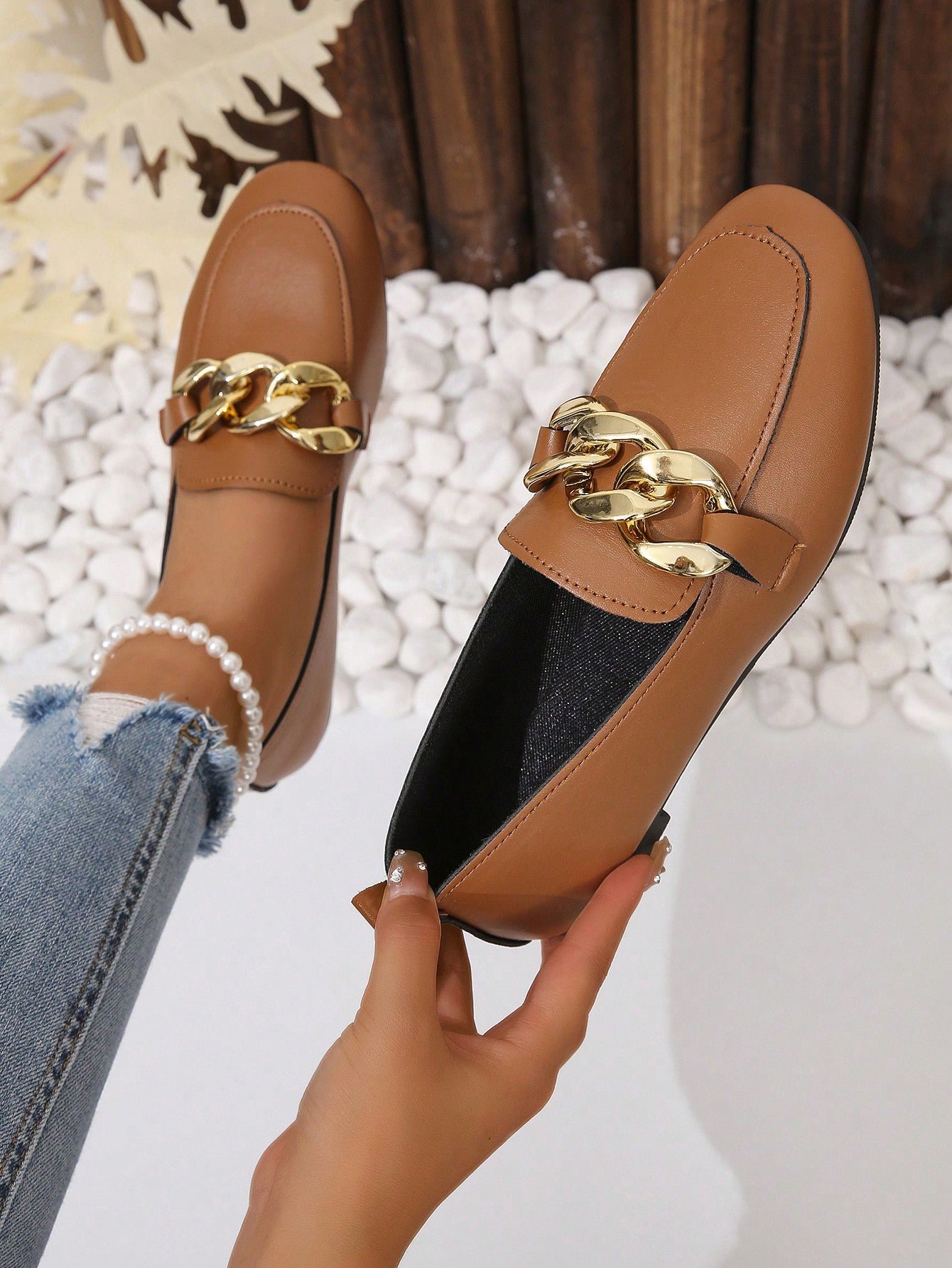 Women Chain Decor Flat Loafers Fashionable Flat Shoes