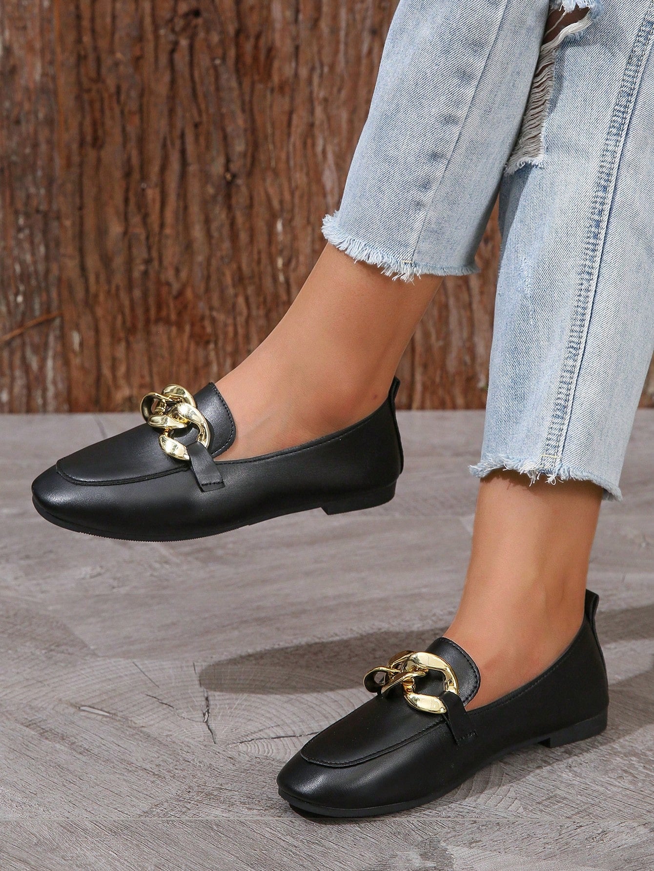 Women Chain Decor Flat Loafers Fashionable Flat Shoes