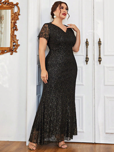 Plus Size V-Neck Lace Maxi Dress - Sophisticated Style