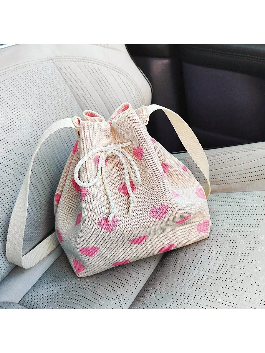 Heartfelt Fashion: Knitted Bag with a Touch of Romance