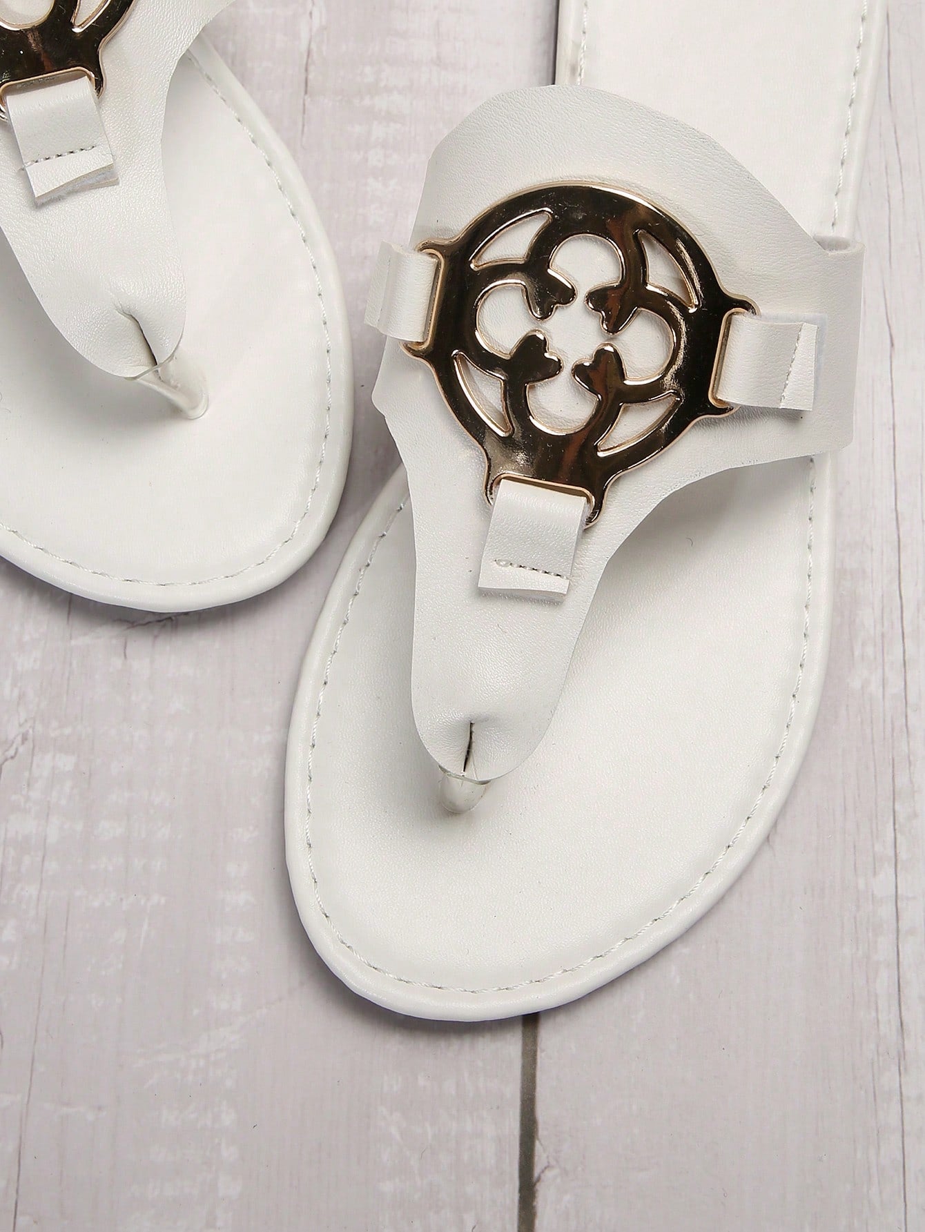 Effortless Chic Metal Emblem Flat Sandals-Free Shipping