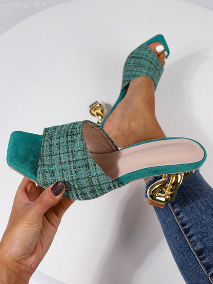 Stunningly Chic: Fashionable Link Shape High Heel – A Must-Have For Every Fashionista!