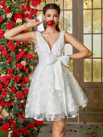 Stunning Floral Applique Mesh Knee Length Dress: Ideal for Weddings & Formal Events